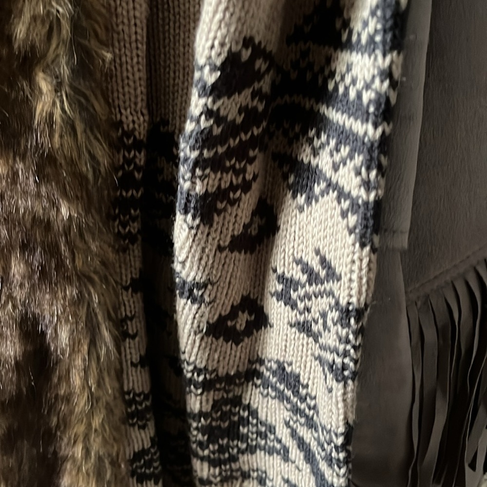 NWT RARE Fur Trimmed western motif sweater coat Small - Picture 4 of 8